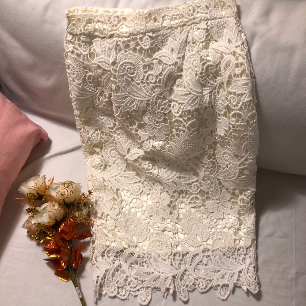Lace Skirt in White